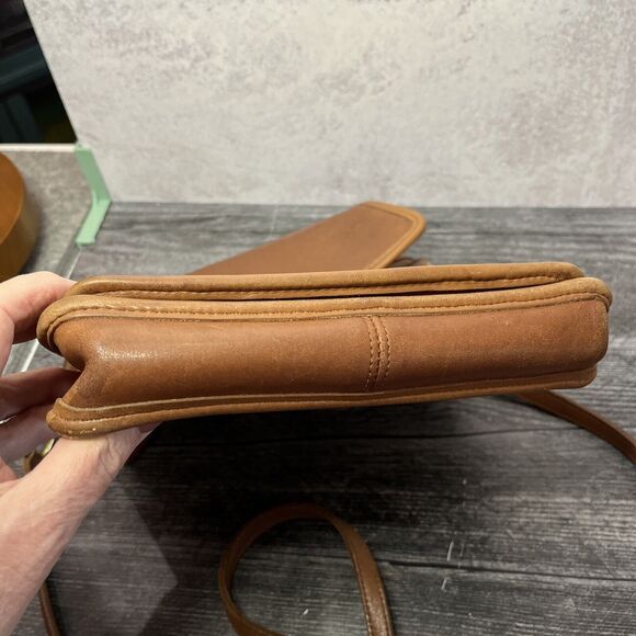 Vintage Coach Brown Leather Messenger Bag C6L5130. (MN) - Picture 13 of 16